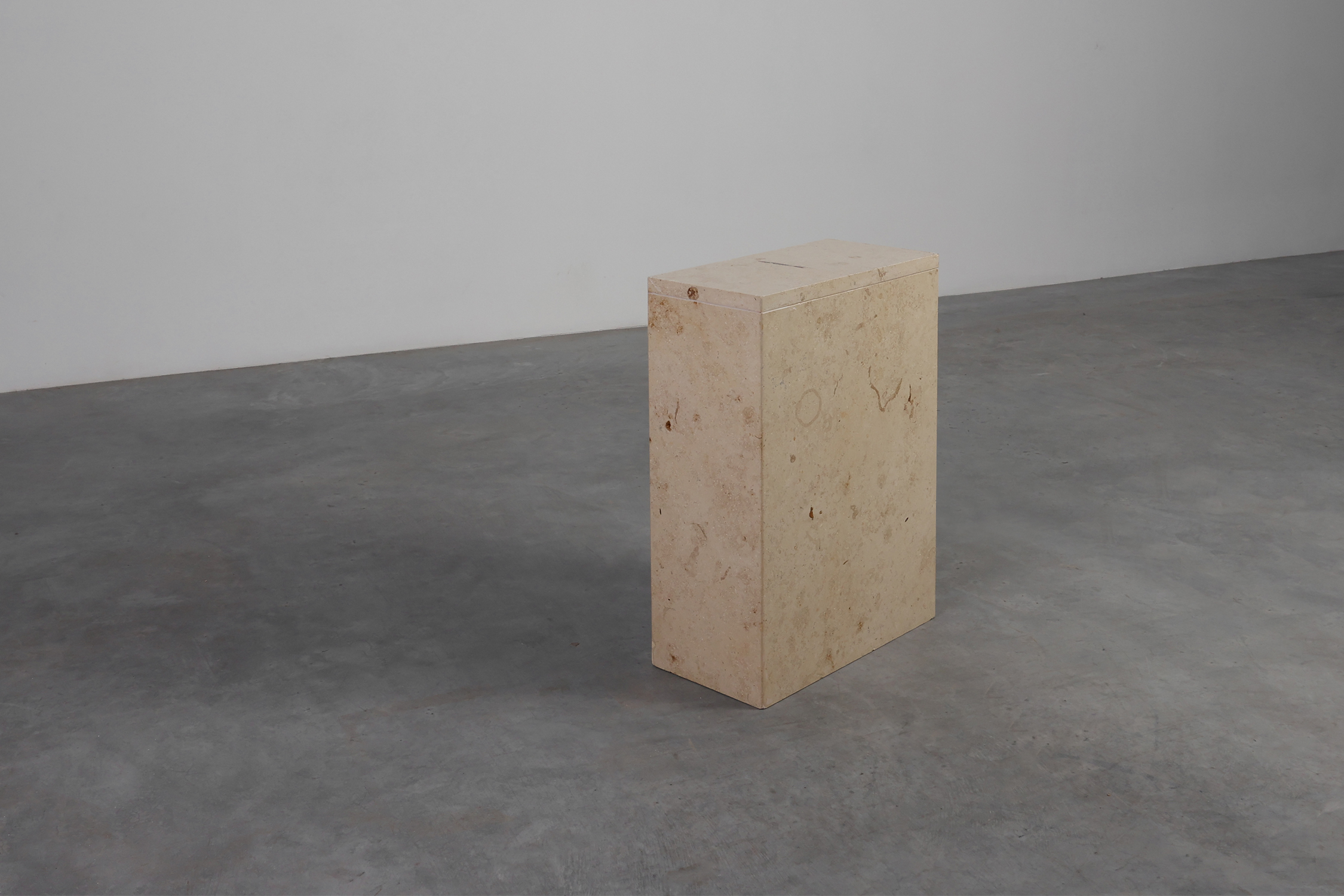 Mid-Century Italian Travertine Console, 1980sthumbnail